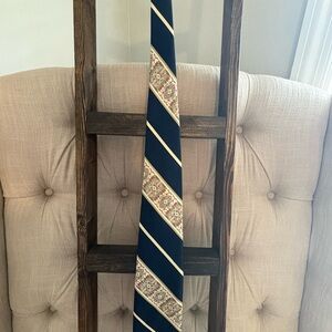 Geoffrey Beene Navy and Cream Patterned Tie